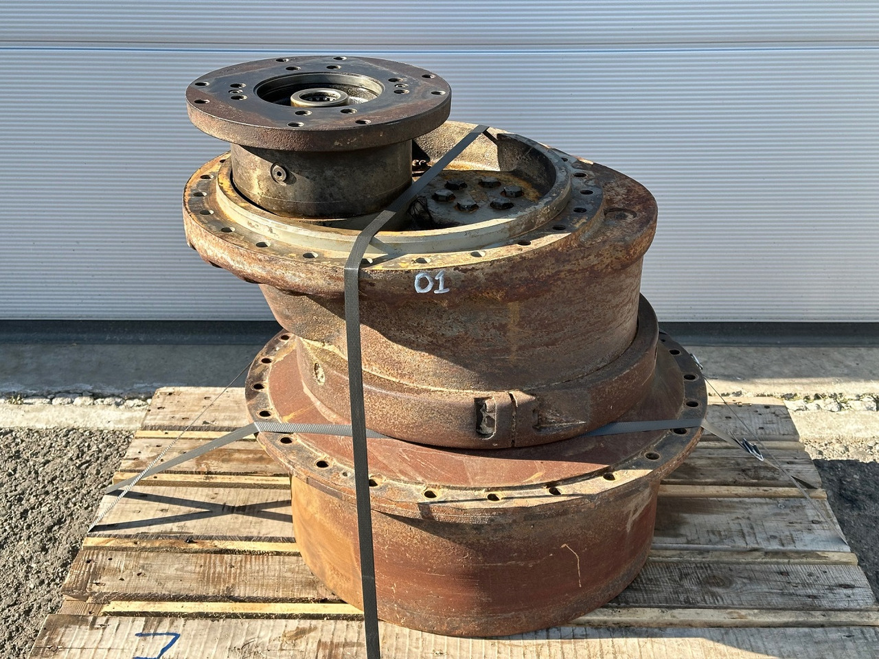 Liebherr Fahrantrieb FAT450E510. ID-Nr.970351501 - ID-Nr.90025195 - ID-Nr.90203584. LR634-992, LU755D-999, O634-992, PR734-4L-1481,PR734-4XL-1659. #10739.01# - Transmisie finală pentru Buldozer: Foto 1 Liebherr Fahrantrieb FAT450E510. ID-Nr.970351501 - ID-Nr.90025195 - ID-Nr.90203584. LR634-992, LU755D-999, O634-992, PR734-4L-1481,PR734-4XL-1659. #10739.01# - Transmisie finală pentru Buldozer: Foto 1