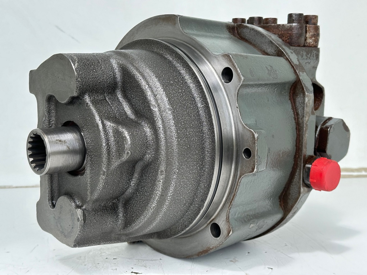 Liebherr Hydraulikeinbaumotor CMVE O 108. ID-Nr.10118562 - ID-Nr.10132610 - ID-Nr.10129048. LOS1916, LOS916, LOS926, R906, R916, R918, R920, R922, R924, R926COMP, R926, R936. #28314# - Motor hidraulic pentru Utilaje constructii: Foto 2 Liebherr Hydraulikeinbaumotor CMVE O 108. ID-Nr.10118562 - ID-Nr.10132610 - ID-Nr.10129048. LOS1916, LOS916, LOS926, R906, R916, R918, R920, R922, R924, R926COMP, R926, R936. #28314# - Motor hidraulic pentru Utilaje constructii: Foto 2