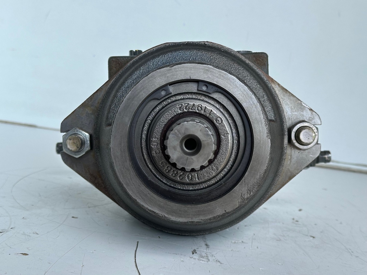 Liebherr Hydraulikeinbaumotor Typ:FMF058, ID-Nr.10122576 - ID-Nr.10145827 - ID-Nr.11371069. LOS1906, P924 COMP , R906, R906 PROTO, R916, R922, R924, R924 COMP, R926 COMP, R926 K LC. #39780# - Motor hidraulic pentru Excavator: Foto 5 Liebherr Hydraulikeinbaumotor Typ:FMF058, ID-Nr.10122576 - ID-Nr.10145827 - ID-Nr.11371069. LOS1906, P924 COMP , R906, R906 PROTO, R916, R922, R924, R924 COMP, R926 COMP, R926 K LC. #39780# - Motor hidraulic pentru Excavator: Foto 5