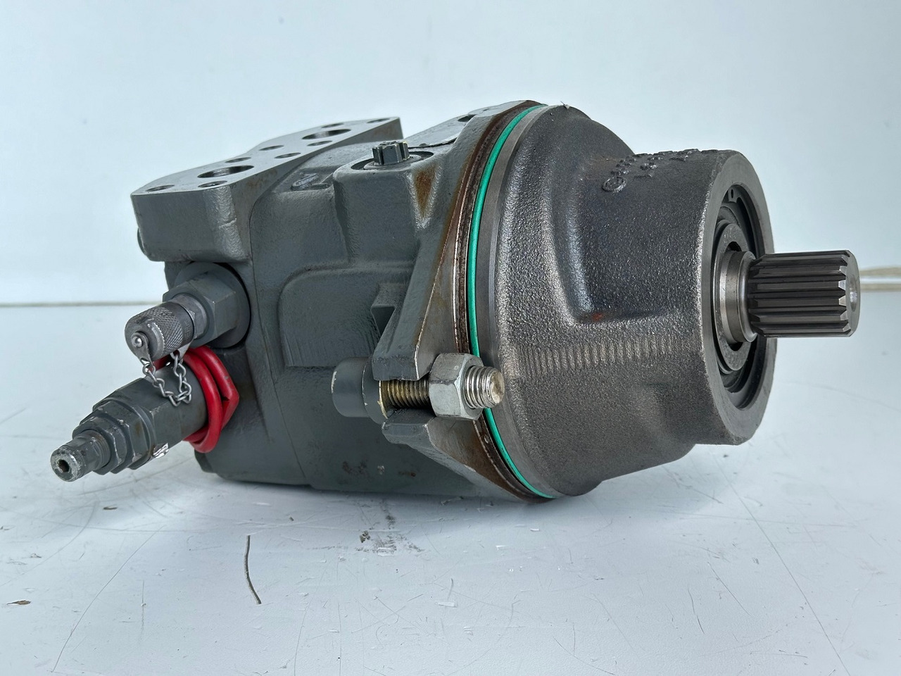 Liebherr Hydraulikeinbaumotor Typ:FMF058, ID-Nr.10122576 - ID-Nr.10145827 - ID-Nr.11371069. LOS1906, P924 COMP , R906, R906 PROTO, R916, R922, R924, R924 COMP, R926 COMP, R926 K LC. #39780# - Motor hidraulic pentru Excavator: Foto 2 Liebherr Hydraulikeinbaumotor Typ:FMF058, ID-Nr.10122576 - ID-Nr.10145827 - ID-Nr.11371069. LOS1906, P924 COMP , R906, R906 PROTO, R916, R922, R924, R924 COMP, R926 COMP, R926 K LC. #39780# - Motor hidraulic pentru Excavator: Foto 2