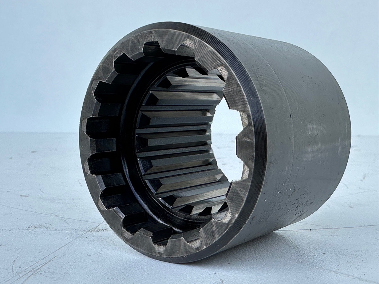 Liebherr Nabe. ID-Nr.90019646. SAT325/274. R946, R950, RZG390. #90019646.FR.40254# - Reductor de rotire pentru Excavator pe şenile: Foto 3 Liebherr Nabe. ID-Nr.90019646. SAT325/274. R946, R950, RZG390. #90019646.FR.40254# - Reductor de rotire pentru Excavator pe şenile: Foto 3