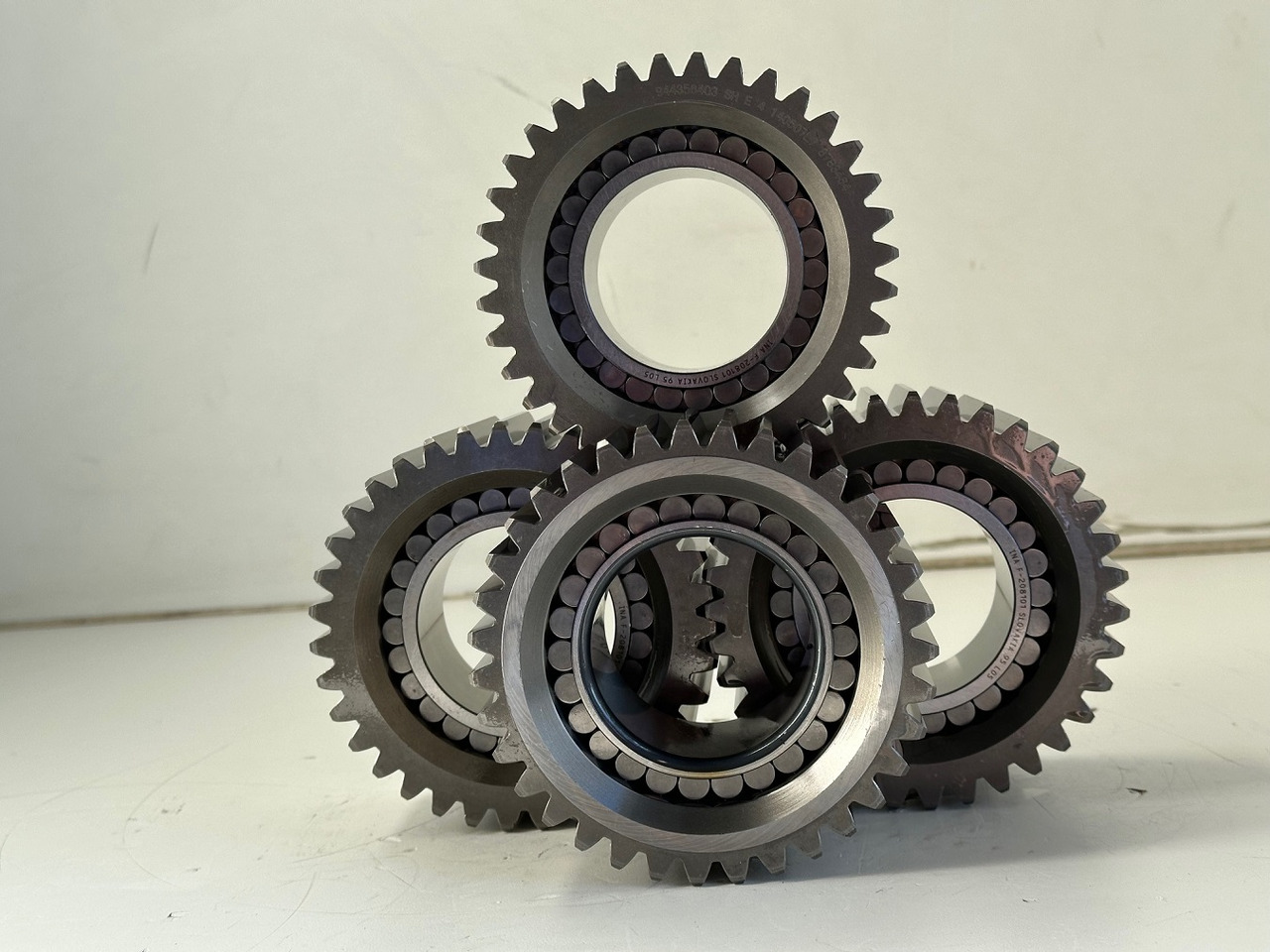 Liebherr Planetenrad ID-Nr.944356303 - ID-Nr.9443563 - ID-Nr.90208496 mit Zylinderrollenlager ID-Nr.761003403 - ID-Nr.10167340. #944356403.01# - Reductor de rotire pentru Excavator: Foto 3 Liebherr Planetenrad ID-Nr.944356303 - ID-Nr.9443563 - ID-Nr.90208496 mit Zylinderrollenlager ID-Nr.761003403 - ID-Nr.10167340. #944356403.01# - Reductor de rotire pentru Excavator: Foto 3