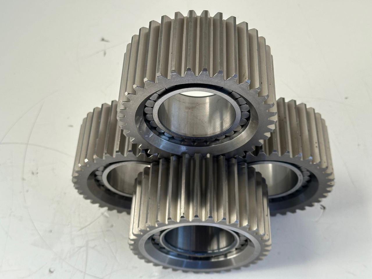 Liebherr Planetenrad ID-Nr.944356303 - ID-Nr.9443563 - ID-Nr.90208496 mit Zylinderrollenlager ID-Nr.761003403 - ID-Nr.10167340. #944356403.01# - Reductor de rotire pentru Excavator: Foto 5 Liebherr Planetenrad ID-Nr.944356303 - ID-Nr.9443563 - ID-Nr.90208496 mit Zylinderrollenlager ID-Nr.761003403 - ID-Nr.10167340. #944356403.01# - Reductor de rotire pentru Excavator: Foto 5