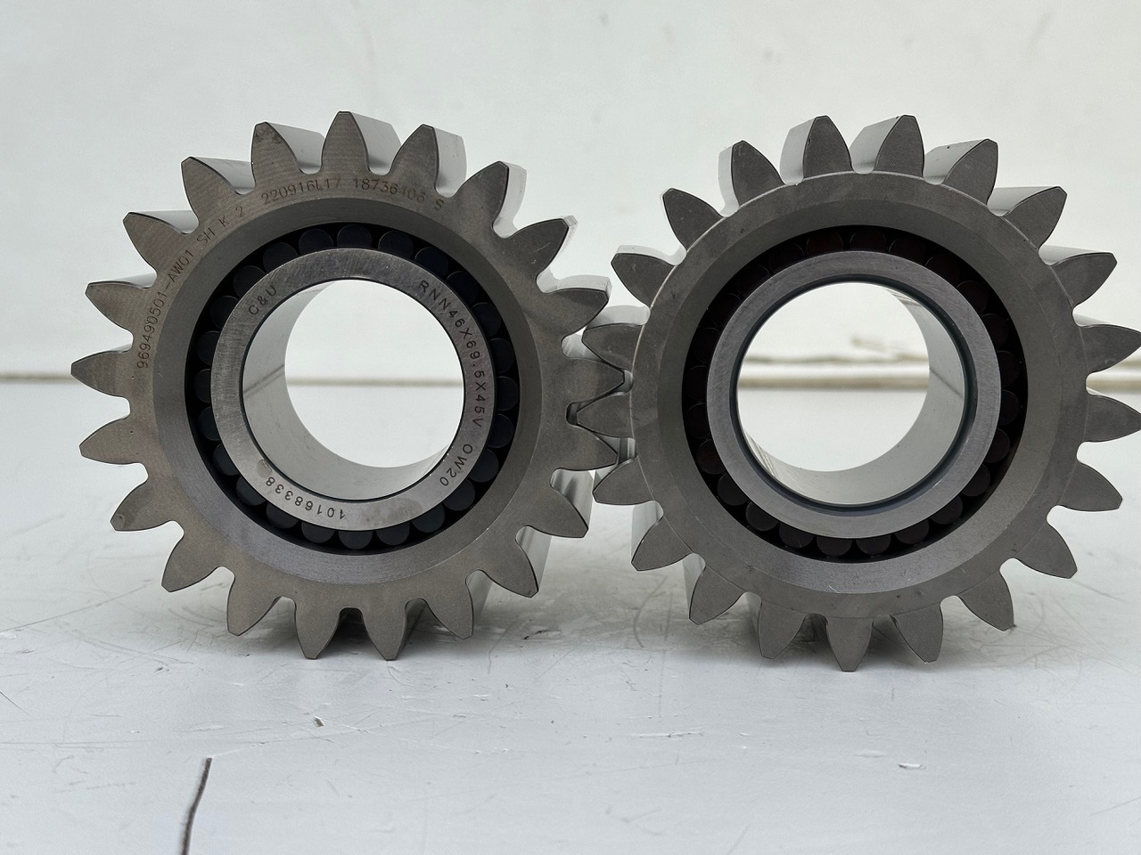 Liebherr Planetenrad mit Zylinderrollenlager ID-Nr.969490401-ID-Nr.10168338. FAT355P076-FAT355P077-FAT355P120. LH26,LH30C,LH40C,ER934,LO1916,LO1926,LOS916,LOS926,R906,R906 PROTO,R916,R920,R922,R924,R - Transmisie finală pentru Excavator pe şenile: Foto 1 Liebherr Planetenrad mit Zylinderrollenlager ID-Nr.969490401-ID-Nr.10168338. FAT355P076-FAT355P077-FAT355P120. LH26,LH30C,LH40C,ER934,LO1916,LO1926,LOS916,LOS926,R906,R906 PROTO,R916,R920,R922,R924,R - Transmisie finală pentru Excavator pe şenile: Foto 1