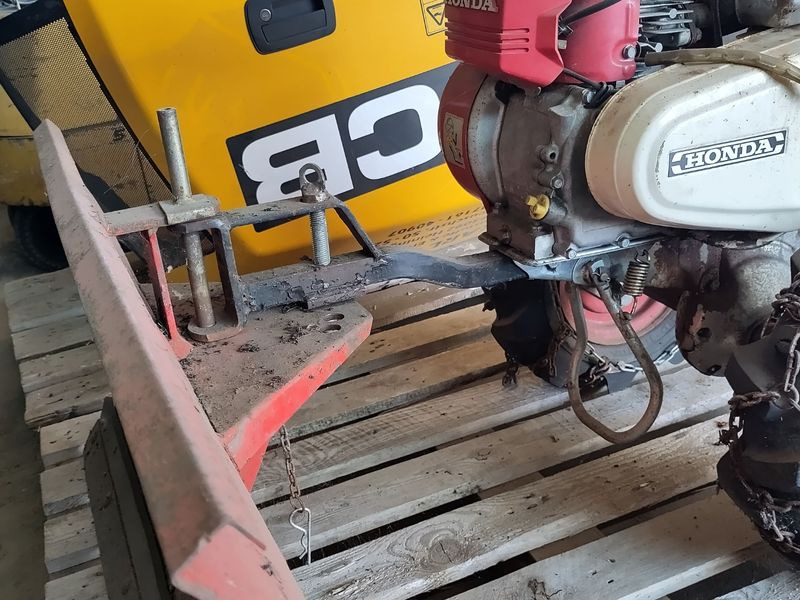 Tielbürger Schneeschieber mit Honda-Motor - Maşina comunala: Foto 2 Tielbürger Schneeschieber mit Honda-Motor - Maşina comunala: Foto 2