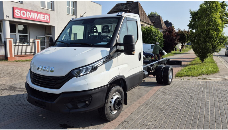 Iveco Daily 70C18 - nowe! - Camion şasiu: Foto 2 Iveco Daily 70C18 - nowe! - Camion şasiu: Foto 2