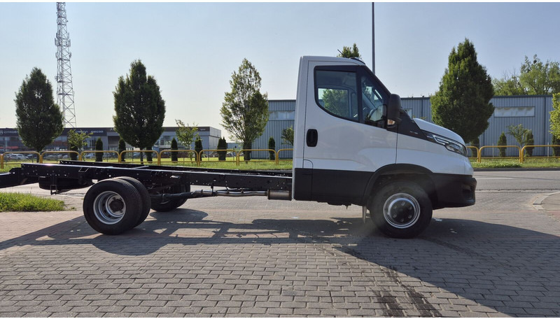 Iveco Daily 70C18 - nowe! - Camion şasiu: Foto 4 Iveco Daily 70C18 - nowe! - Camion şasiu: Foto 4