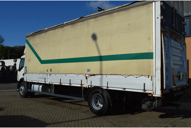 DAF CF 250 * EURO3 * MANUAL * 4X2 * - Camion cu prelată: Foto 3 DAF CF 250 * EURO3 * MANUAL * 4X2 * - Camion cu prelată: Foto 3