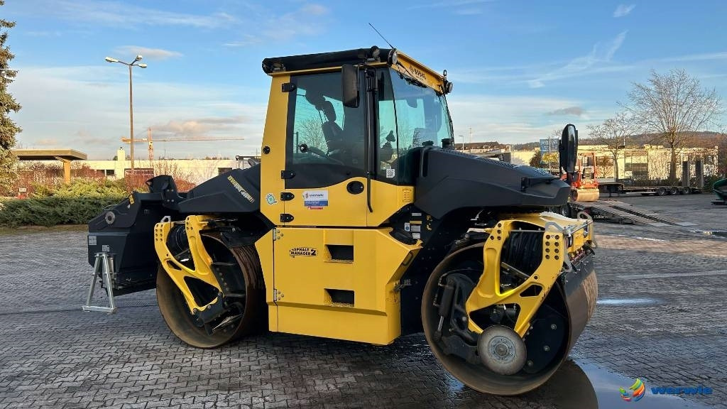 Bomag BW 174 AP-4V AM - Cilindru compactor pentru asfalt: Foto 4 Bomag BW 174 AP-4V AM - Cilindru compactor pentru asfalt: Foto 4
