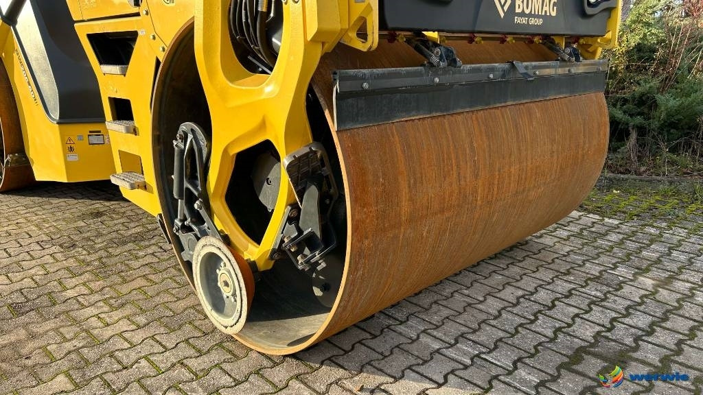 Bomag BW 206 AD-5 AM - Cilindru compactor pentru asfalt: Foto 3 Bomag BW 206 AD-5 AM - Cilindru compactor pentru asfalt: Foto 3