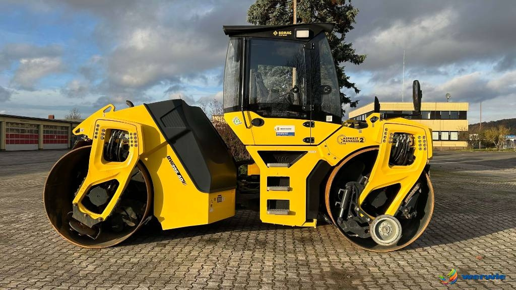 Bomag BW 206 AD-5 AM - Cilindru compactor pentru asfalt: Foto 1 Bomag BW 206 AD-5 AM - Cilindru compactor pentru asfalt: Foto 1