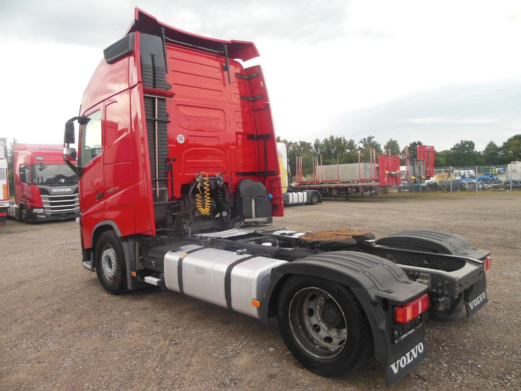 Volvo FH 13/500, LOWDECK, GLOBE XL, I PARK COOL, TOP!! Volvo FH 13/500, LOWDECK, GLOBE XL, I PARK COOL, TOP!! - Cap tractor: Foto 4 Volvo FH 13/500, LOWDECK, GLOBE XL, I PARK COOL, TOP!! Volvo FH 13/500, LOWDECK, GLOBE XL, I PARK COOL, TOP!! - Cap tractor: Foto 4