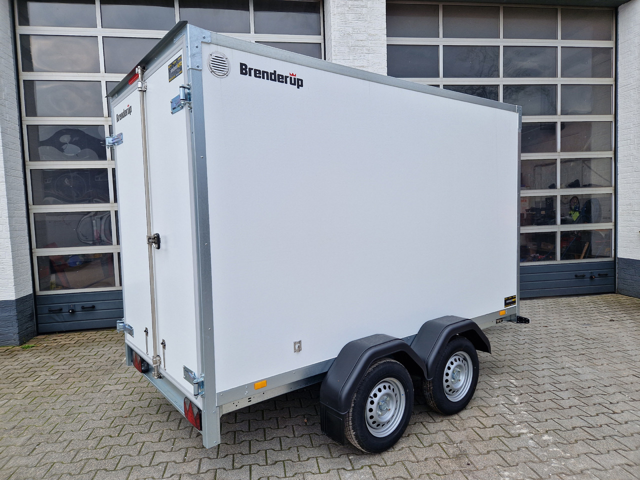 Remorcă furgon Brenderup Cargo Dynamic CD300 TB D 300x155x185cm Hecktüren Wabenwände (M) 2000kg: Foto 17 Remorcă furgon Brenderup Cargo Dynamic CD300 TB D 300x155x185cm Hecktüren Wabenwände (M) 2000kg: Foto 17