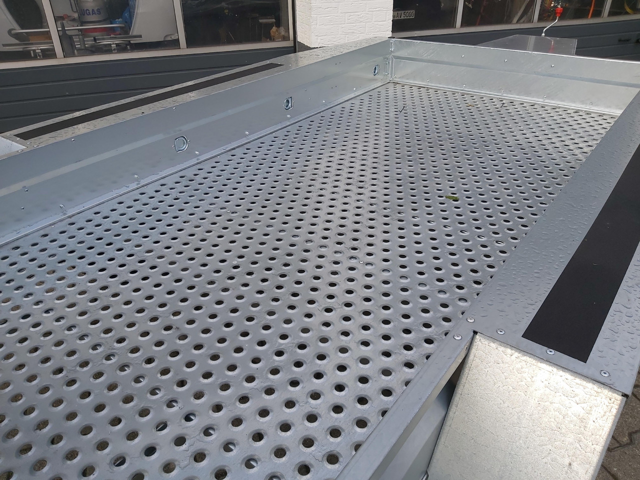 Brenderup Maschinentransporter MT 3080 STF 308x152x25cm Stahllochboden 3000kg - Remorcă transport utilaje: Foto 2 Brenderup Maschinentransporter MT 3080 STF 308x152x25cm Stahllochboden 3000kg - Remorcă transport utilaje: Foto 2