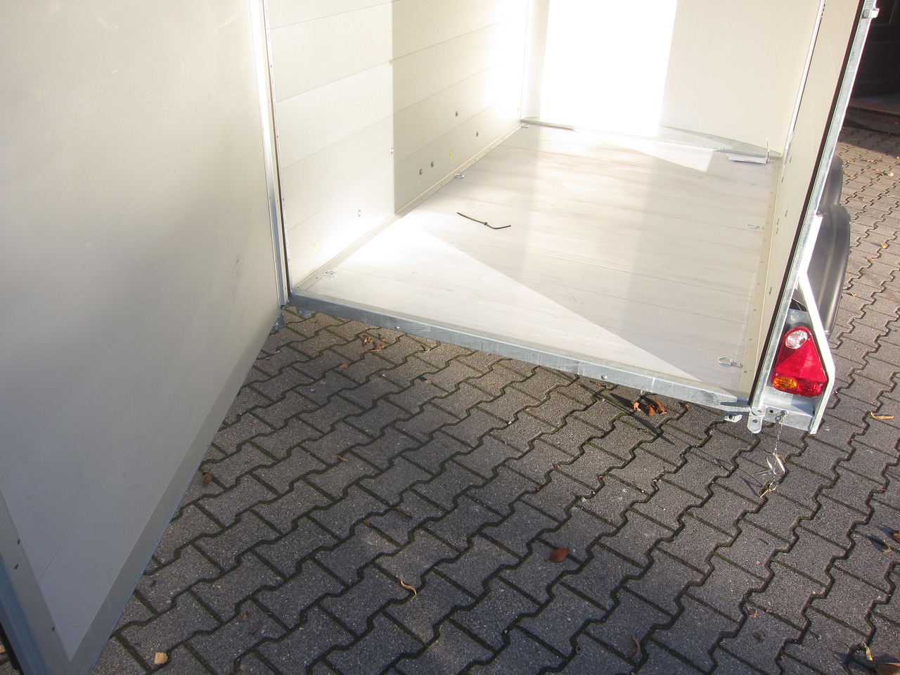 Cargo Roadster 500 312x167x199cm Alu Poly white Seitentür Pullman 100km/H 2000kg - Remorcă furgon: Foto 2 Cargo Roadster 500 312x167x199cm Alu Poly white Seitentür Pullman 100km/H 2000kg - Remorcă furgon: Foto 2