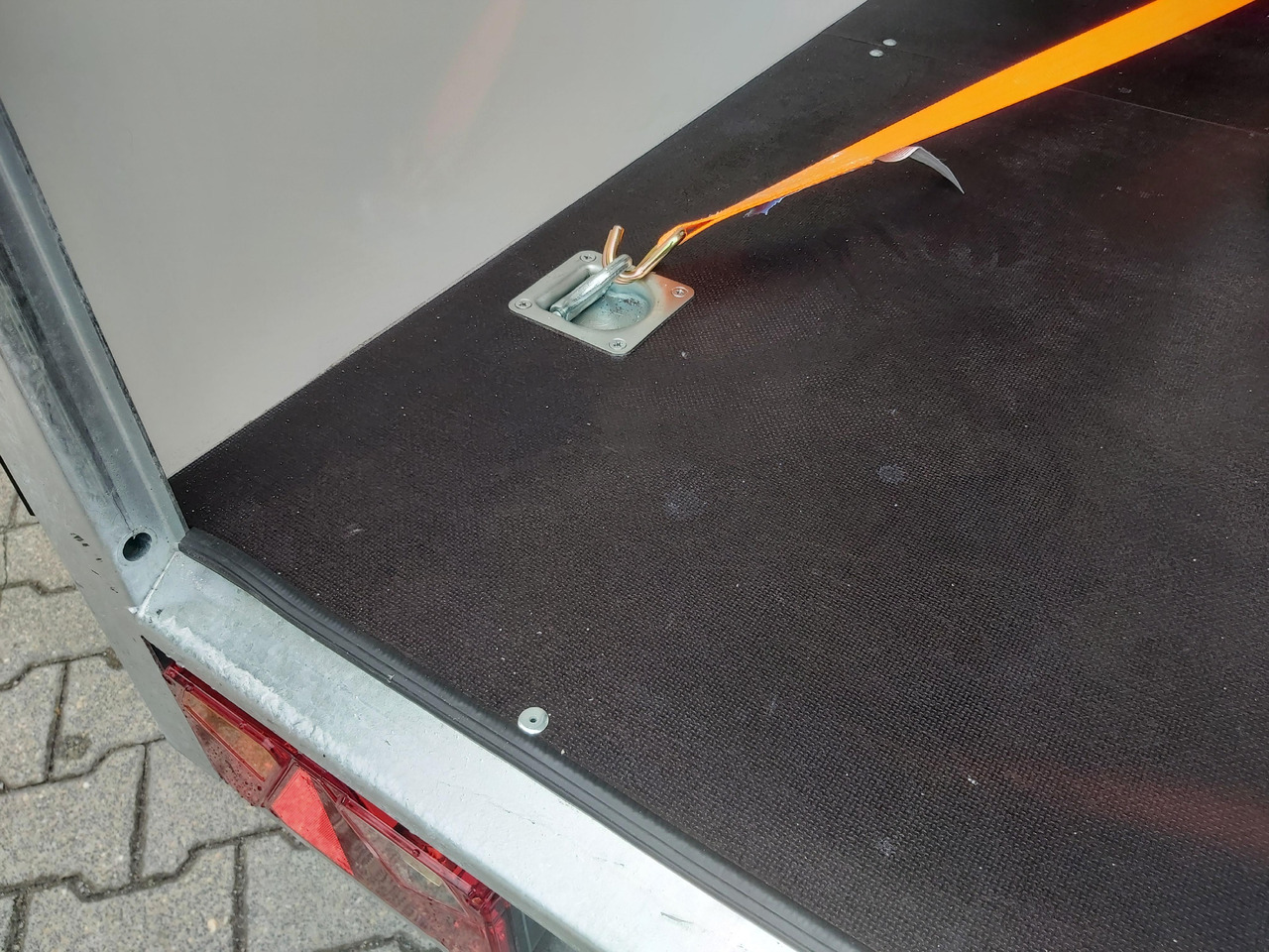 Hochlader Koffer TFSP 500T.00 500x220x210cm aero Zurrsytem Seitentür 10" (XXL) 100km/H 3000kg - Remorcă furgon: Foto 5 Hochlader Koffer TFSP 500T.00 500x220x210cm aero Zurrsytem Seitentür 10" (XXL) 100km/H 3000kg - Remorcă furgon: Foto 5