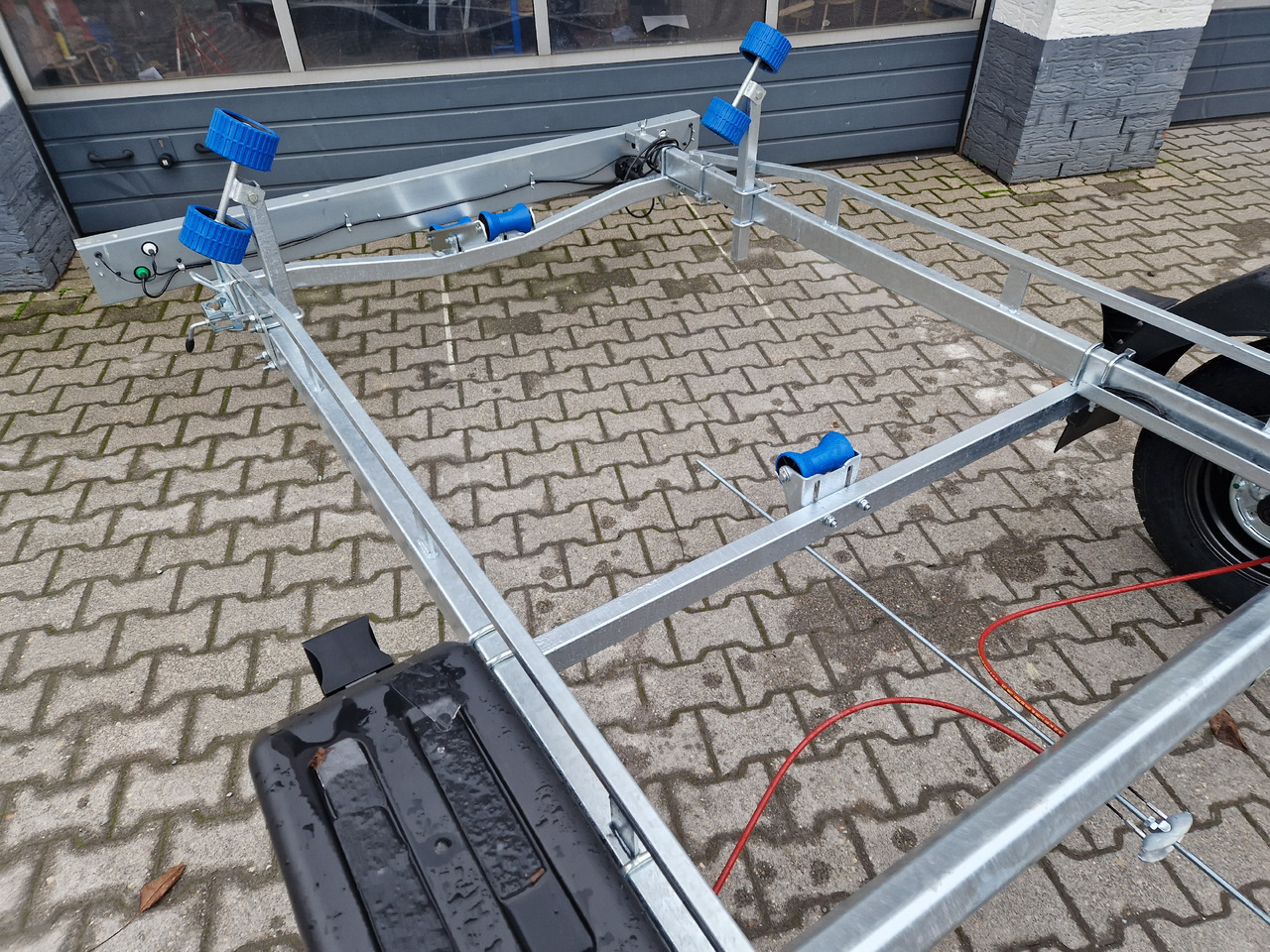 Neptun Bootstrailer Navy GN 231 1300 mit Winde 1300kg Modell 2024 - Peridoc: Foto 3 Neptun Bootstrailer Navy GN 231 1300 mit Winde 1300kg Modell 2024 - Peridoc: Foto 3