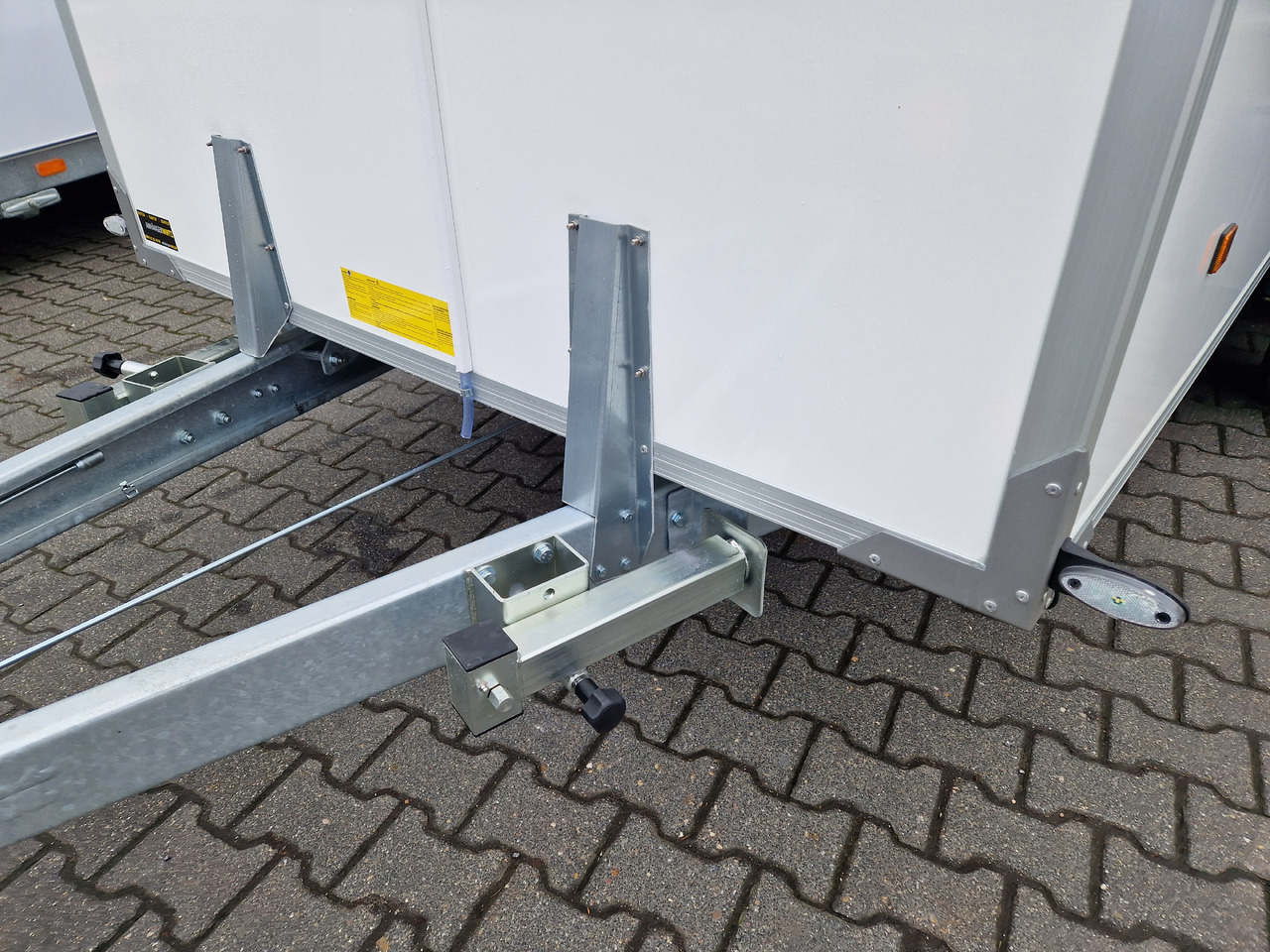 Tiefkühlanhänger 2719 F4 408x175x190cm GOVI Arktik 2000P Aluboden 2700kg - Remorcă frigider: Foto 4 Tiefkühlanhänger 2719 F4 408x175x190cm GOVI Arktik 2000P Aluboden 2700kg - Remorcă frigider: Foto 4