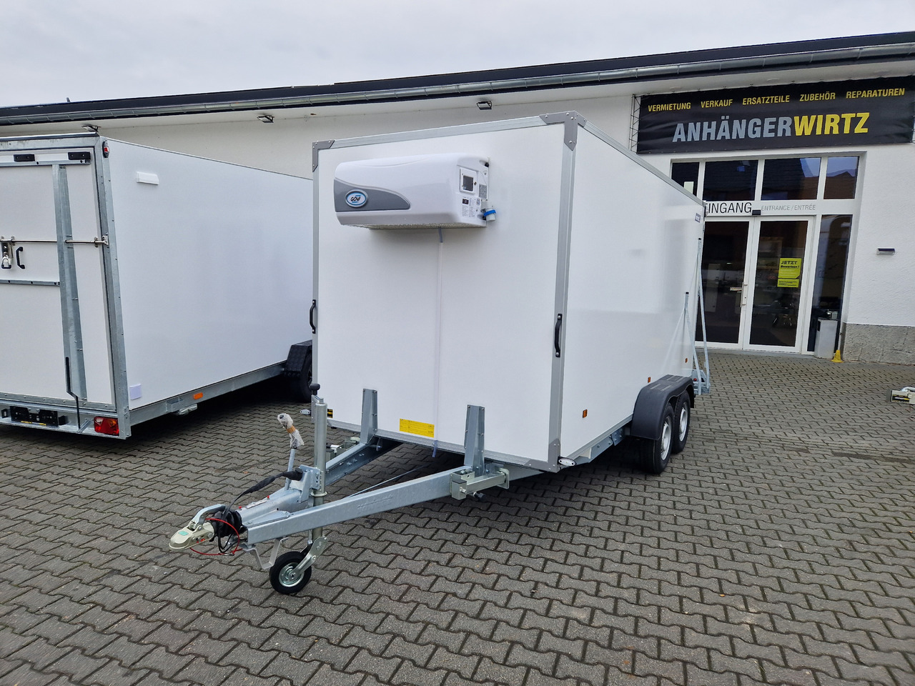 Tiefkühlanhänger 2719 F4 408x175x190cm GOVI Arktik 2000P Aluboden 2700kg - Remorcă frigider: Foto 2 Tiefkühlanhänger 2719 F4 408x175x190cm GOVI Arktik 2000P Aluboden 2700kg - Remorcă frigider: Foto 2