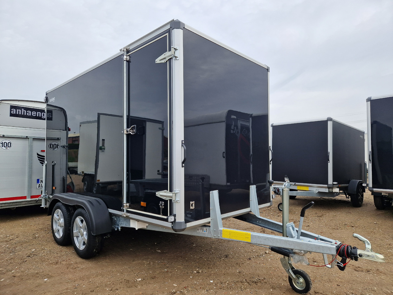 Variant 2517 C4 Edition black 346x168x188cm Seitentür Alufelgen 2500kg 100km/H - Remorcă furgon: Foto 2 Variant 2517 C4 Edition black 346x168x188cm Seitentür Alufelgen 2500kg 100km/H - Remorcă furgon: Foto 2