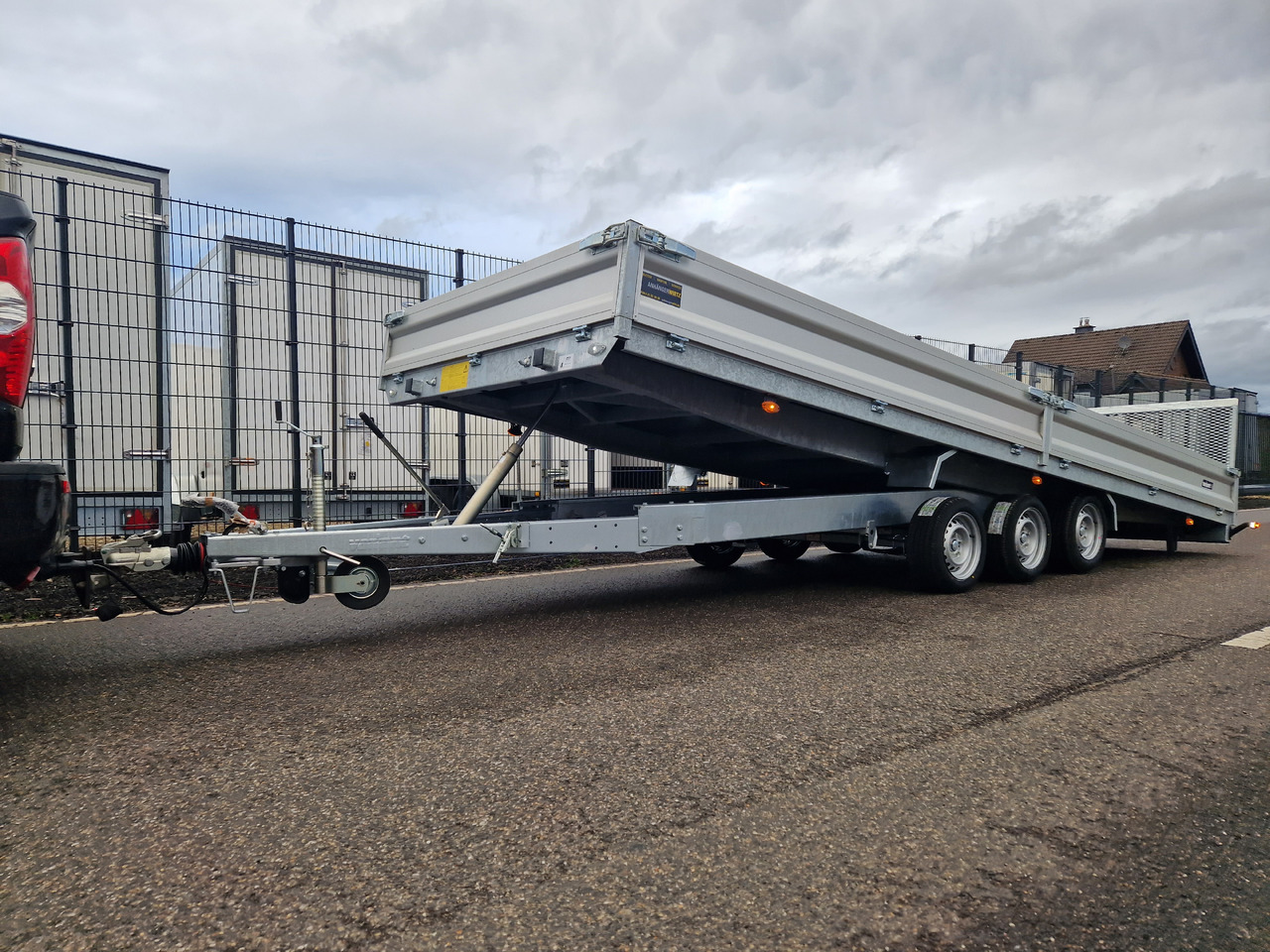 Variant Maschinentransporter 3563 UX Maxi Load 620x210x30cm LED Tridem Parabelfeder 3500kg Modell 24 - Remorcă transport utilaje: Foto 1 Variant Maschinentransporter 3563 UX Maxi Load 620x210x30cm LED Tridem Parabelfeder 3500kg Modell 24 - Remorcă transport utilaje: Foto 1