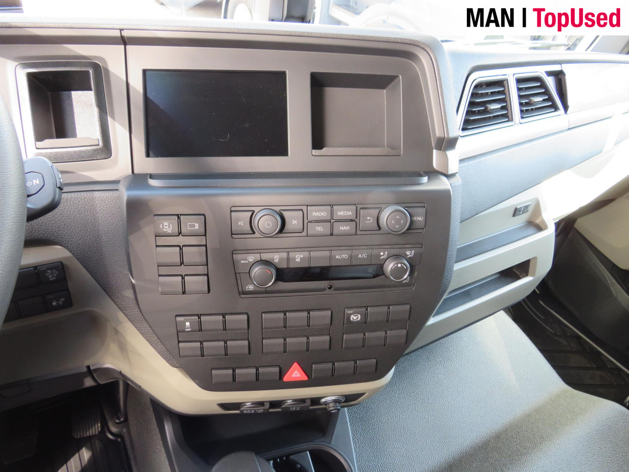 MAN TGL 12.220 4x2 BL CH JUNGE Koffer DHOLLANDIA LBW - Camion furgon: Foto 4 MAN TGL 12.220 4x2 BL CH JUNGE Koffer DHOLLANDIA LBW - Camion furgon: Foto 4