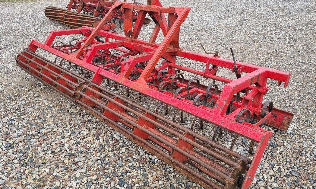 Doublet-record Compact - Maşină pentru prelucrarea solului: Foto 4 Doublet-record Compact - Maşină pentru prelucrarea solului: Foto 4