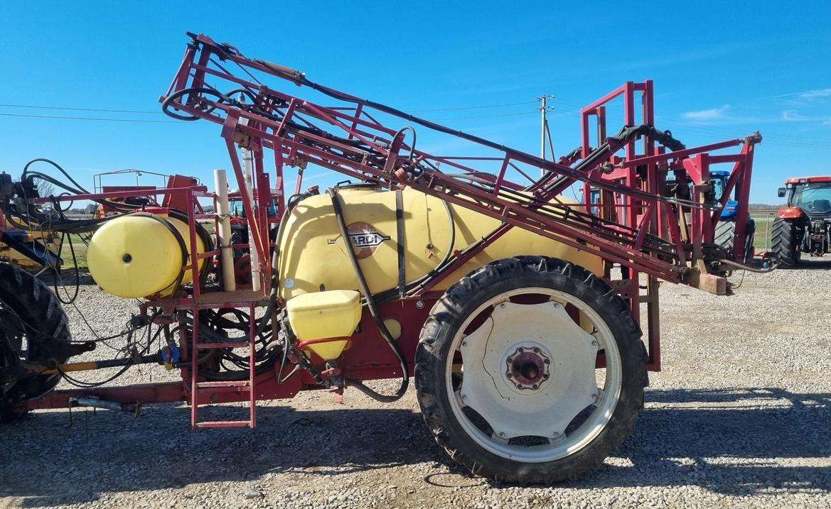 Hardi TZY 2500 - Maşină de erbicidat: Foto 3 Hardi TZY 2500 - Maşină de erbicidat: Foto 3