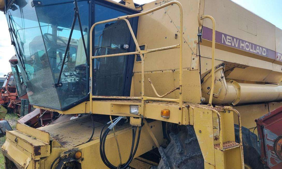 New Holland TX36 - Combină de recoltat cereale: Foto 2 New Holland TX36 - Combină de recoltat cereale: Foto 2