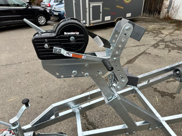 Brenderup Brenderup Premium Bootsanhänger 263500TB SRX mit Superrollen, 3,5 to. 7,8m/ 26 Fuß - Peridoc: Foto 3 Brenderup Brenderup Premium Bootsanhänger 263500TB SRX mit Superrollen, 3,5 to. 7,8m/ 26 Fuß - Peridoc: Foto 3