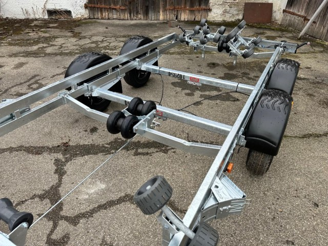 Brenderup Brenderup Premium Bootsanhänger 263500TB SRX mit Superrollen, 3,5 to. 7,8m/ 26 Fuß - Peridoc: Foto 5 Brenderup Brenderup Premium Bootsanhänger 263500TB SRX mit Superrollen, 3,5 to. 7,8m/ 26 Fuß - Peridoc: Foto 5