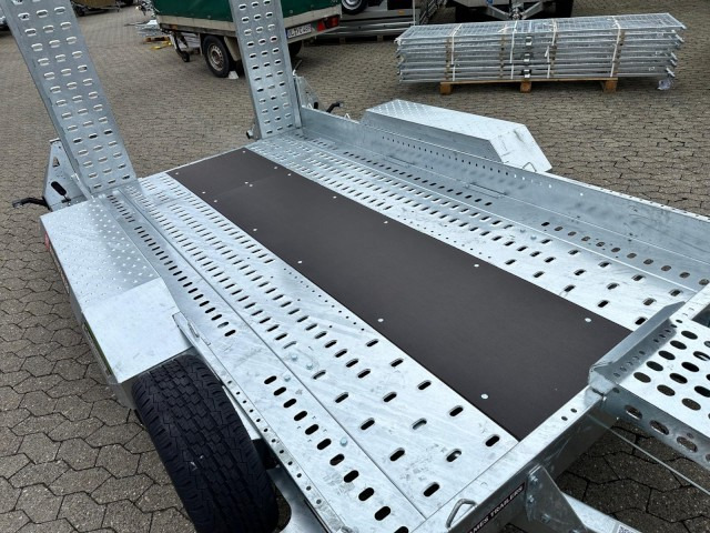 Brian James Cargo Digger Plant 2 Baumaschinenanhänger 543-3217-35-2-12 , 3200 x 1700 mm, 3,5 to. - Remorcă transport utilaje: Foto 4 Brian James Cargo Digger Plant 2 Baumaschinenanhänger 543-3217-35-2-12 , 3200 x 1700 mm, 3,5 to. - Remorcă transport utilaje: Foto 4