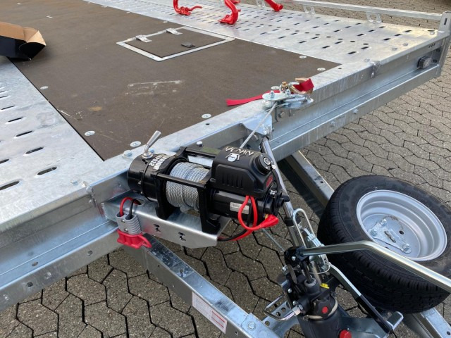 Brian James T6 Transporter, 230-6553, 5500 x 2220 mm, 3,5 to. kippbar mit Auffahrrampe - Remorcă transport auto: Foto 3 Brian James T6 Transporter, 230-6553, 5500 x 2220 mm, 3,5 to. kippbar mit Auffahrrampe - Remorcă transport auto: Foto 3