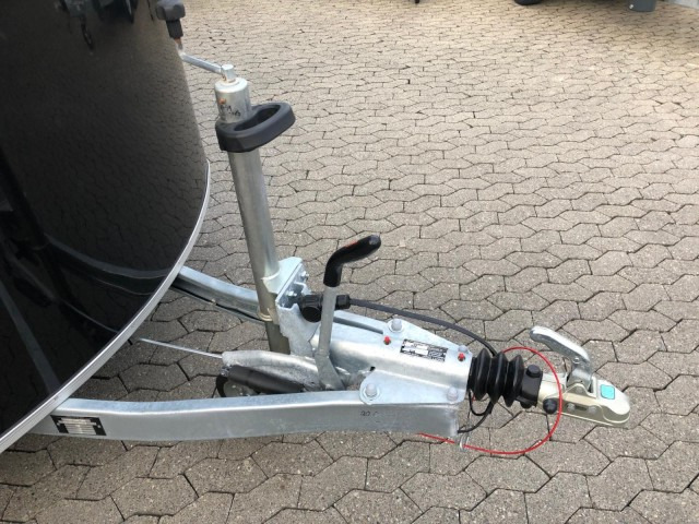 Cheval Liberte Debon Roadster 500 Alu 2600 kg, 100 km/h, 320x167x200cm - Remorcă furgon: Foto 3 Cheval Liberte Debon Roadster 500 Alu 2600 kg, 100 km/h, 320x167x200cm - Remorcă furgon: Foto 3