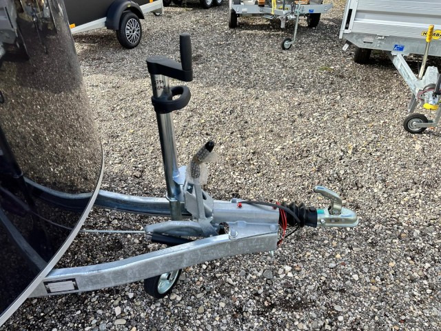 Cheval Liberte Debon Roadster 500 Sandwich Verkaufsklappe 2000 kg, 100 km/h, 320x167x200cm - Remorcă furgon: Foto 4 Cheval Liberte Debon Roadster 500 Sandwich Verkaufsklappe 2000 kg, 100 km/h, 320x167x200cm - Remorcă furgon: Foto 4