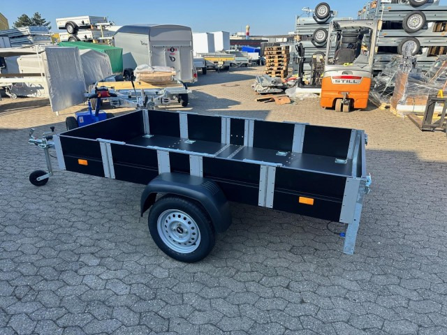 Faltos Blackline, 750 kg, 2420 x 1240 x 300 mm - Remorca auto: Foto 1 Faltos Blackline, 750 kg, 2420 x 1240 x 300 mm - Remorca auto: Foto 1