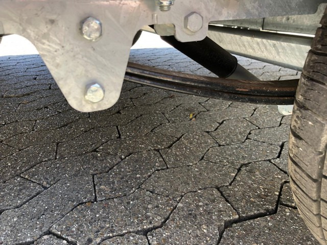 Hapert Indigo LF-2 3600 x 1740 x 200 mm, 3,5 to. Gitterrampe, 100 km/h, Parabelfederung - Remorca auto: Foto 3 Hapert Indigo LF-2 3600 x 1740 x 200 mm, 3,5 to. Gitterrampe, 100 km/h, Parabelfederung - Remorca auto: Foto 3