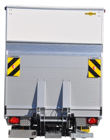 Humbaur Hebebühnenanhänger HT 35 42 22, 3,5 to. 4170 x 2175 x 2100 mm - Remorcă cu prelată: Foto 4 Humbaur Hebebühnenanhänger HT 35 42 22, 3,5 to. 4170 x 2175 x 2100 mm - Remorcă cu prelată: Foto 4