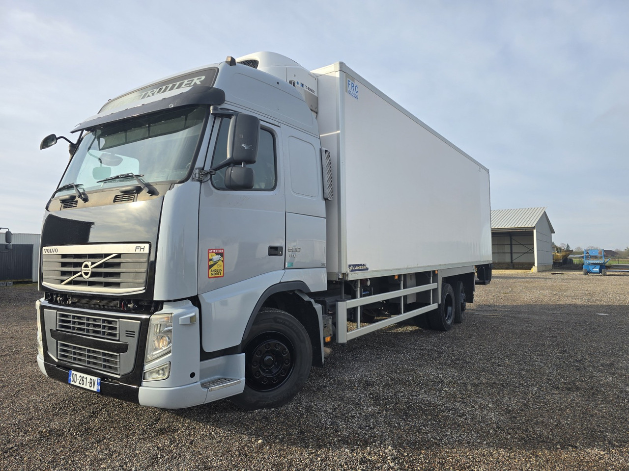 VOLVO FH500 - EEV - 6x2 - Steering Axle - Frigo - Meat Rail - Camion frigider: Foto 2 VOLVO FH500 - EEV - 6x2 - Steering Axle - Frigo - Meat Rail - Camion frigider: Foto 2
