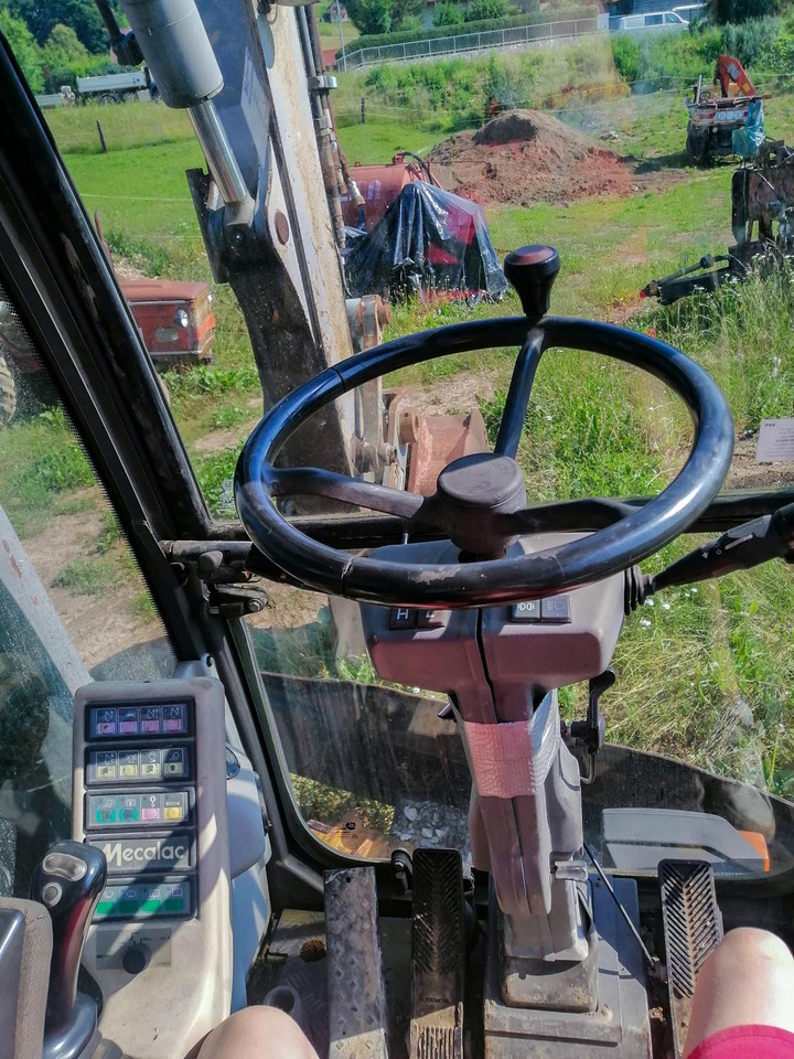 MECALAC 14 MXT - Excavator pe roţi: Foto 3 MECALAC 14 MXT - Excavator pe roţi: Foto 3