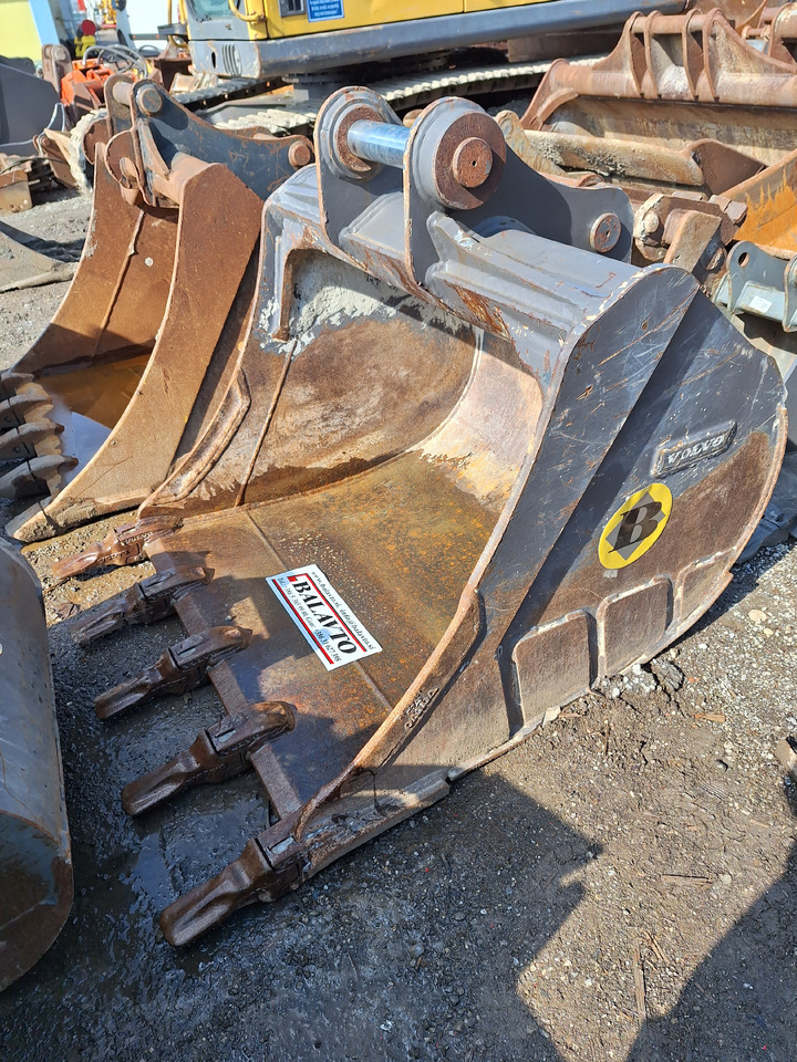 VOLVO digging bucket 1100 mm - Cupă excavator: Foto 4 VOLVO digging bucket 1100 mm - Cupă excavator: Foto 4