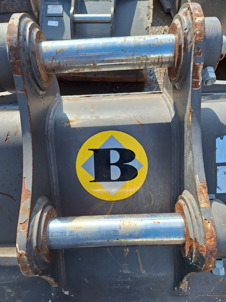 VOLVO digging bucket 1100 mm - Cupă excavator: Foto 3 VOLVO digging bucket 1100 mm - Cupă excavator: Foto 3