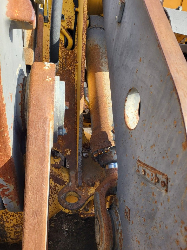 Volvo lifting hydraulic cylinder - Cilindru hidraulic pentru Încărcător frontal pe pneuri: Foto 1 Volvo lifting hydraulic cylinder - Cilindru hidraulic pentru Încărcător frontal pe pneuri: Foto 1