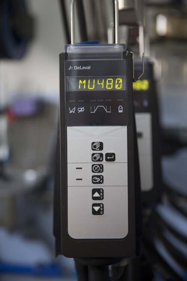 MXA0044 22 DeLaval milking unit MU486 Part No. 87979930 - Echipamente pentru muls: Foto 2 MXA0044 22 DeLaval milking unit MU486 Part No. 87979930 - Echipamente pentru muls: Foto 2