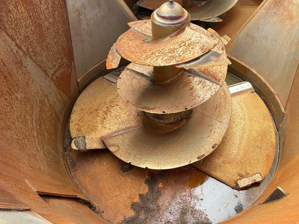 Remorcă distribuit furaje Trioliet Futtermischwagen Solomix 2 20 VLHT: Foto 16 Remorcă distribuit furaje Trioliet Futtermischwagen Solomix 2 20 VLHT: Foto 16