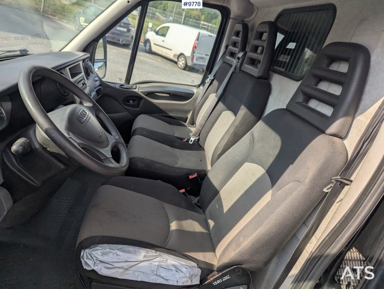 Box Truck Iveco Daily 29L12A V-300 - Dubă: Foto 5 Box Truck Iveco Daily 29L12A V-300 - Dubă: Foto 5