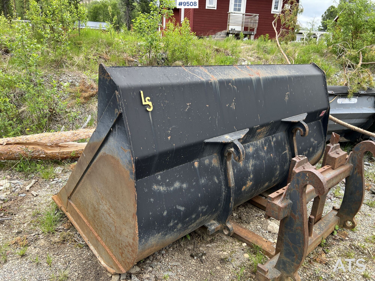 Bucket with Large BM - Cupă incărcător: Foto 3 Bucket with Large BM - Cupă incărcător: Foto 3