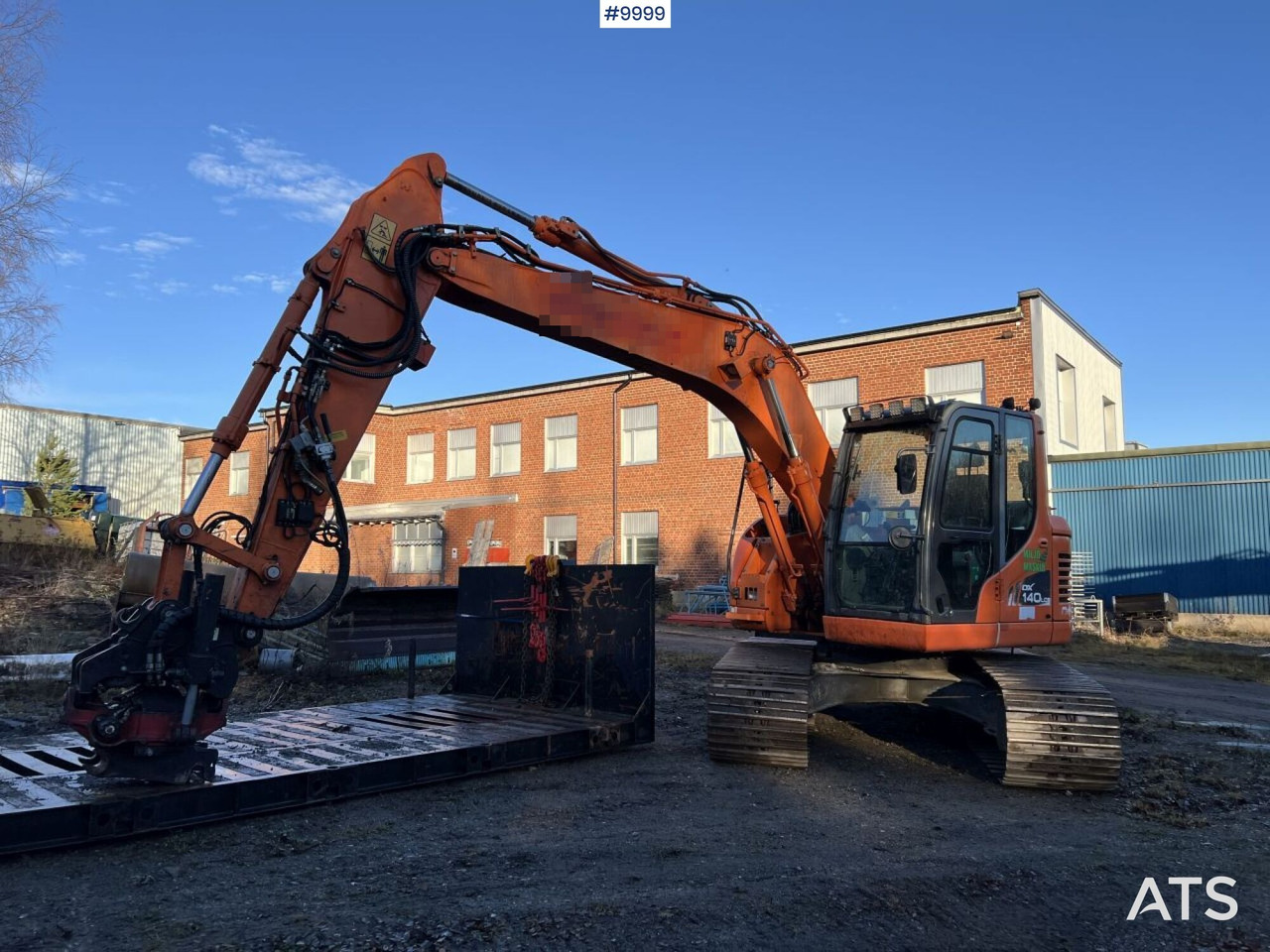 Doosan DX140LCR-3 Excavator with rotator - Excavator pe şenile: Foto 1 Doosan DX140LCR-3 Excavator with rotator - Excavator pe şenile: Foto 1