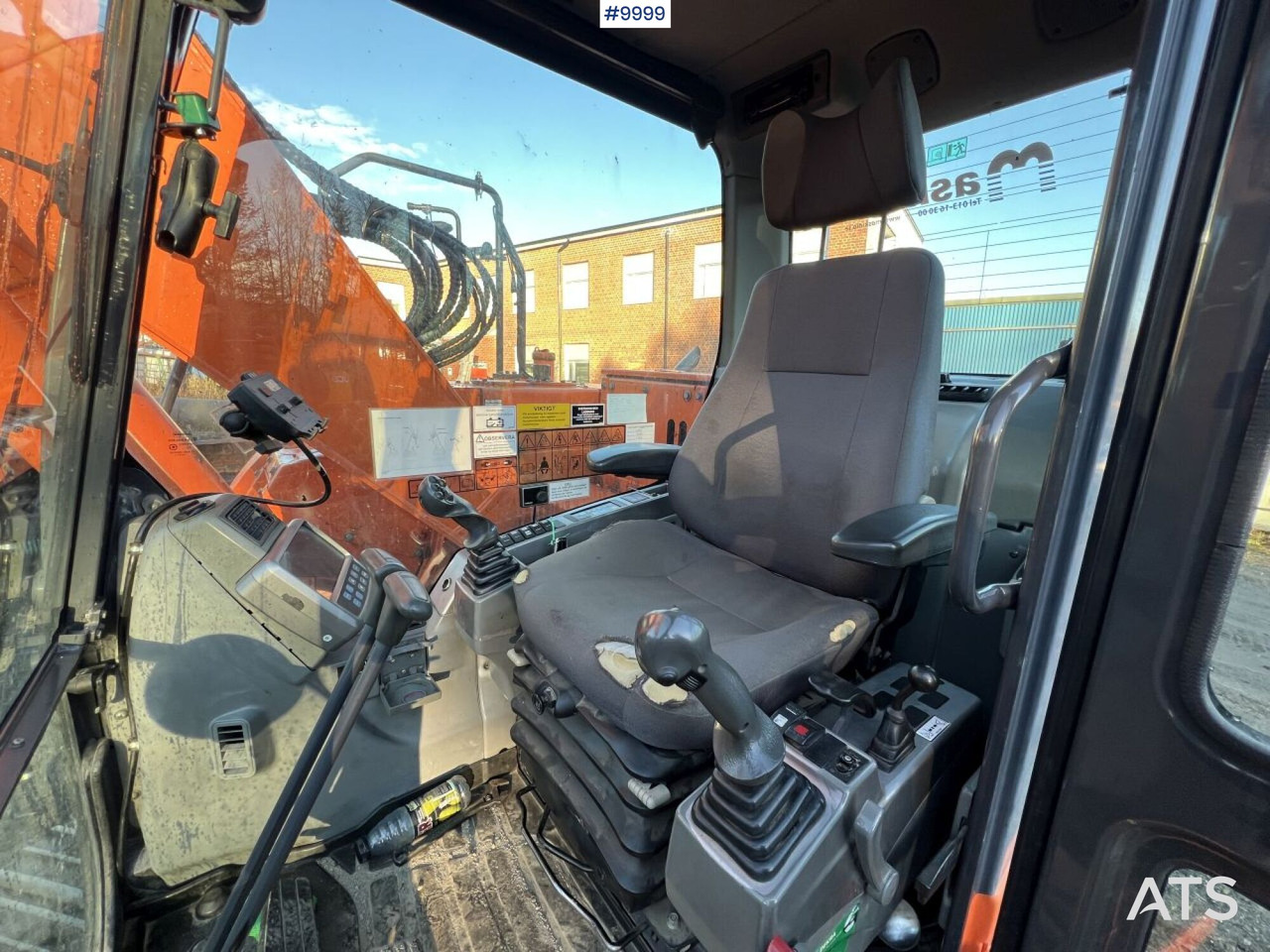 Doosan DX140LCR-3 Excavator with rotator - Excavator pe şenile: Foto 4 Doosan DX140LCR-3 Excavator with rotator - Excavator pe şenile: Foto 4
