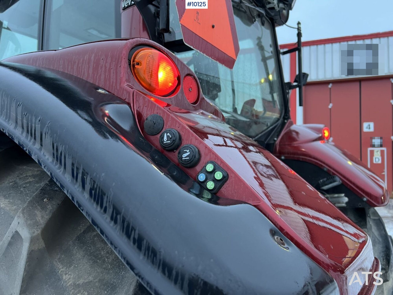 VALTRA T213 Tractor with plowing equipment - Tractor comunal: Foto 4 VALTRA T213 Tractor with plowing equipment - Tractor comunal: Foto 4